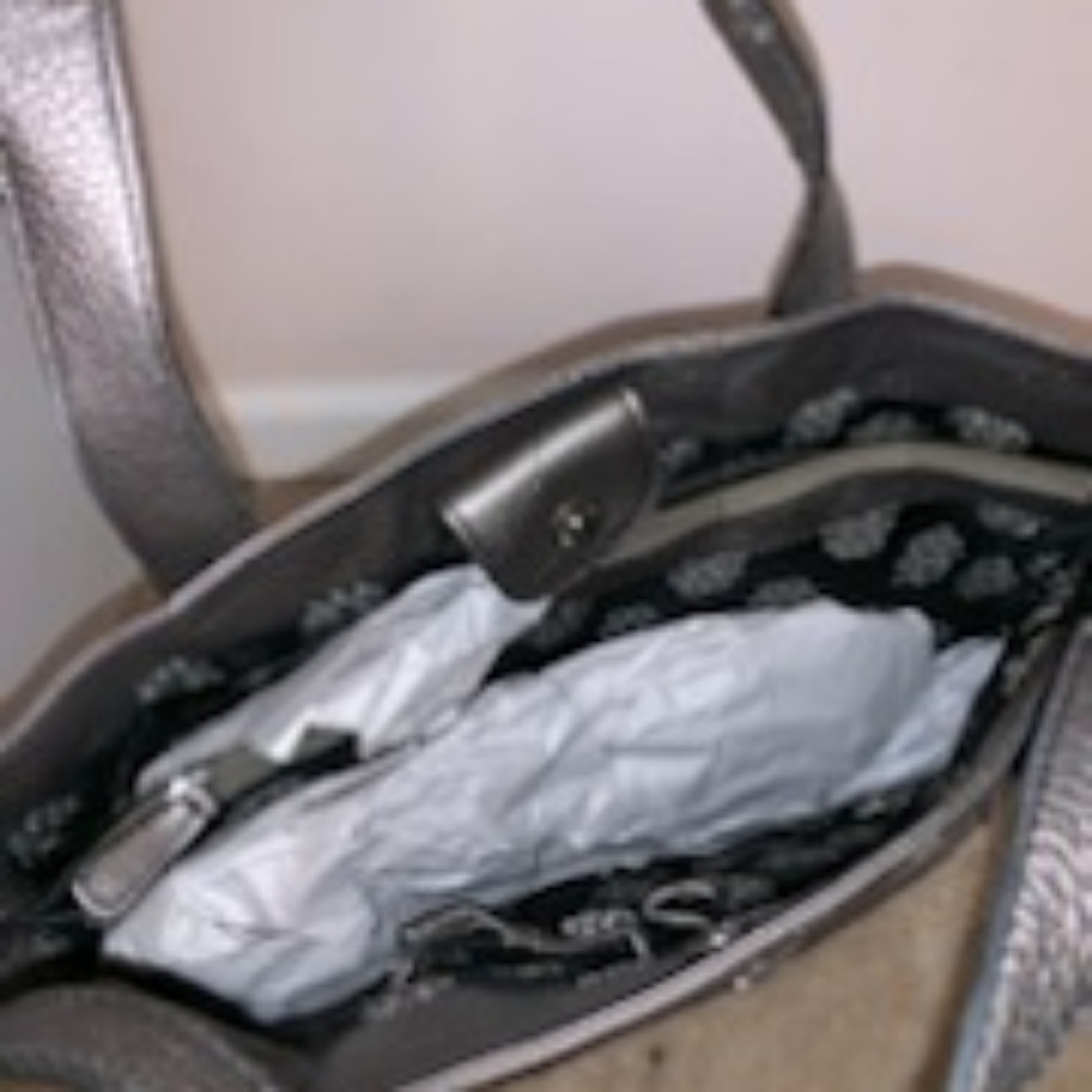Purse - Picture 2 of 2